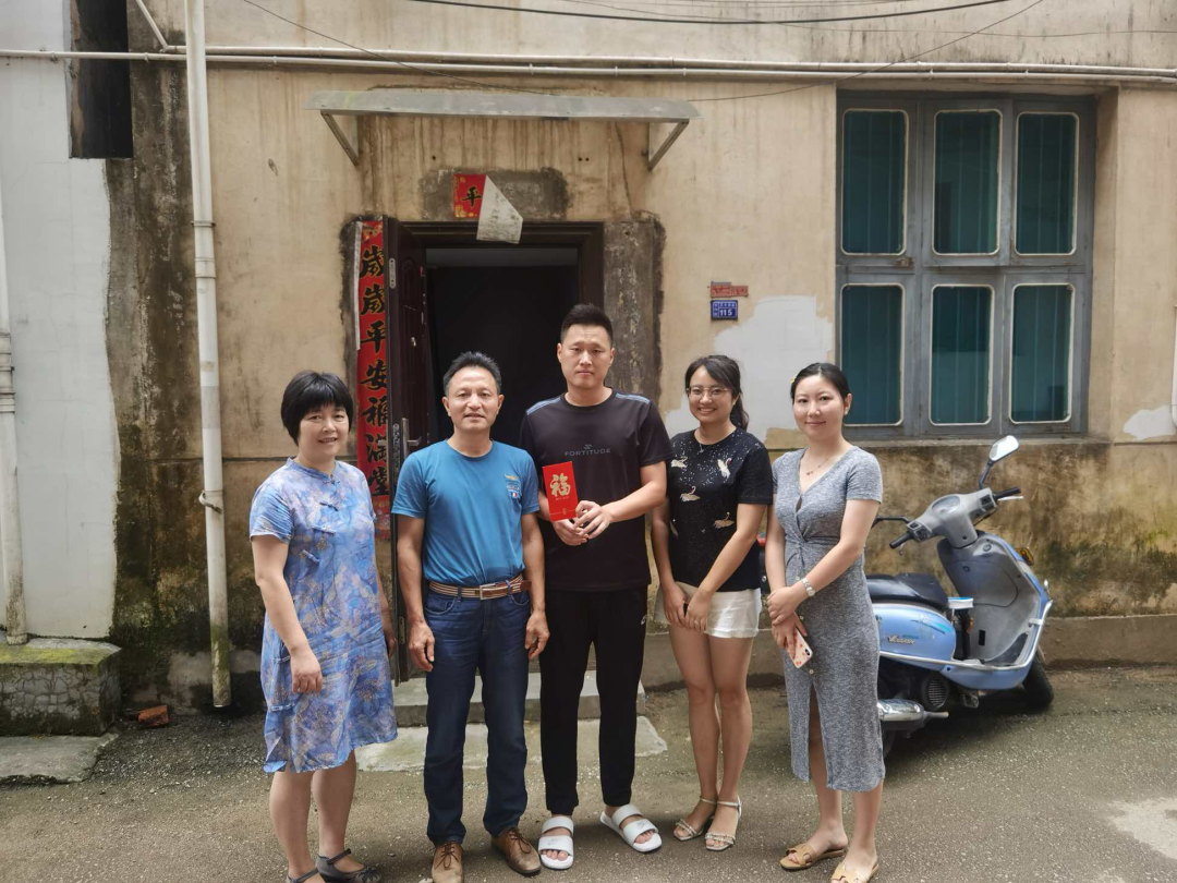 我院工會走訪慰問洪災受災教職工